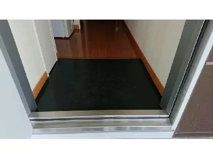 レオパレス三ノ輪東(1K/1階)の玄関写真