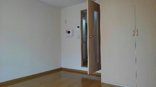 レオパレス 宝A(1K/2階)の居間写真