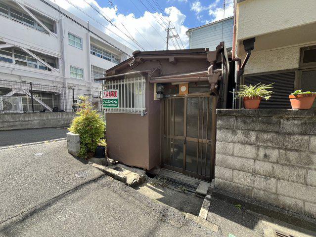 近鉄けいはんな線 新石切駅 徒歩11分 築62年(2K)