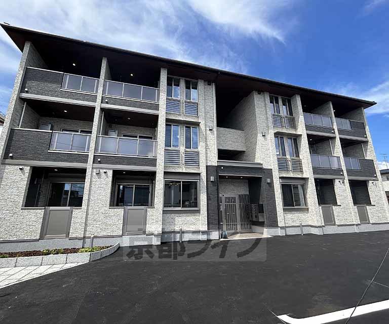 阪急電鉄京都線 洛西口駅 徒歩18分 築3年(1LDK/3階)