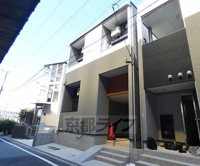近鉄京都線 竹田駅(京都) 徒歩8分 築2年(1K/2階)