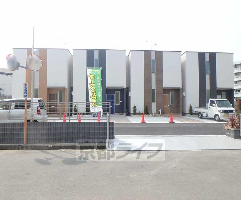 近鉄京都線 興戸駅 徒歩8分 築8年(3LDK)