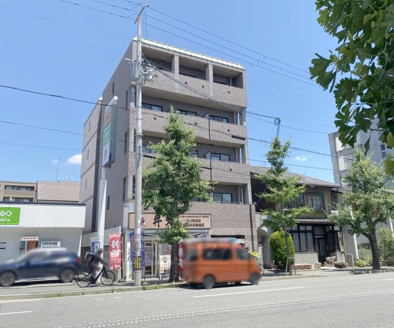 山陰本線 円町駅 徒歩4分 築29年(1K/3階)