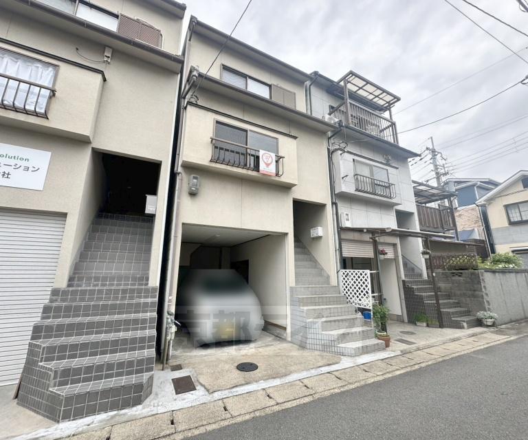 京都市東西線 石田駅(京都市営) 徒歩2分 築36年(4DK)