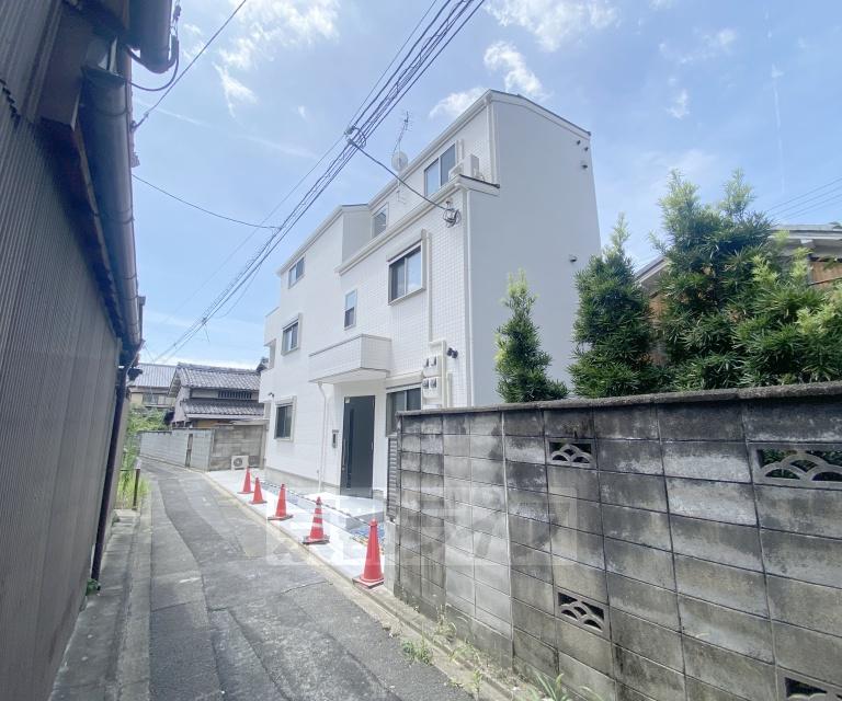 阪急電鉄京都線 西院駅(阪急) 徒歩5分 築1年(2LDK/1階)
