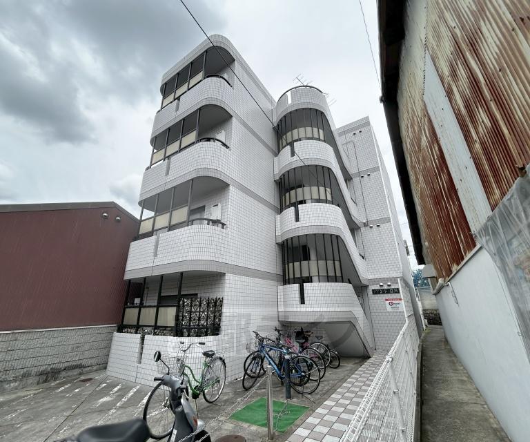 京都市東西線 東山駅(京都) 徒歩1分 築35年(1K/4階)