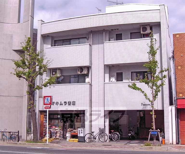 京阪電気鉄道鴨東線 神宮丸太町駅 徒歩3分 築38年(1K/3階)