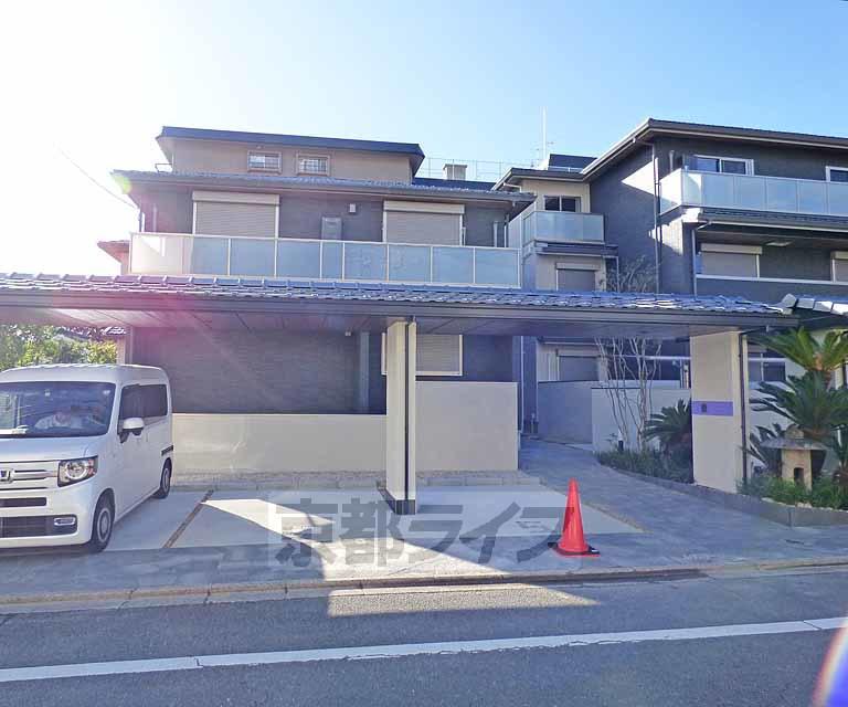 京都市烏丸線 今出川駅 徒歩8分 築5年(3LDK/1階)