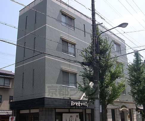 京阪電気鉄道鴨東線 出町柳駅 徒歩11分 築32年(1K/3階)