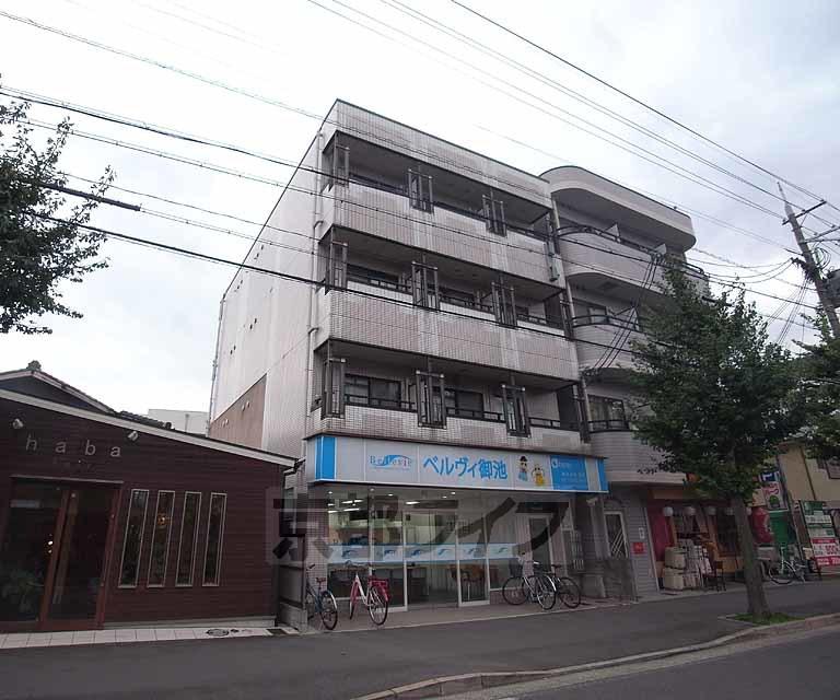 京都市東西線 西大路御池駅 徒歩10分 築33年(1K/3階)