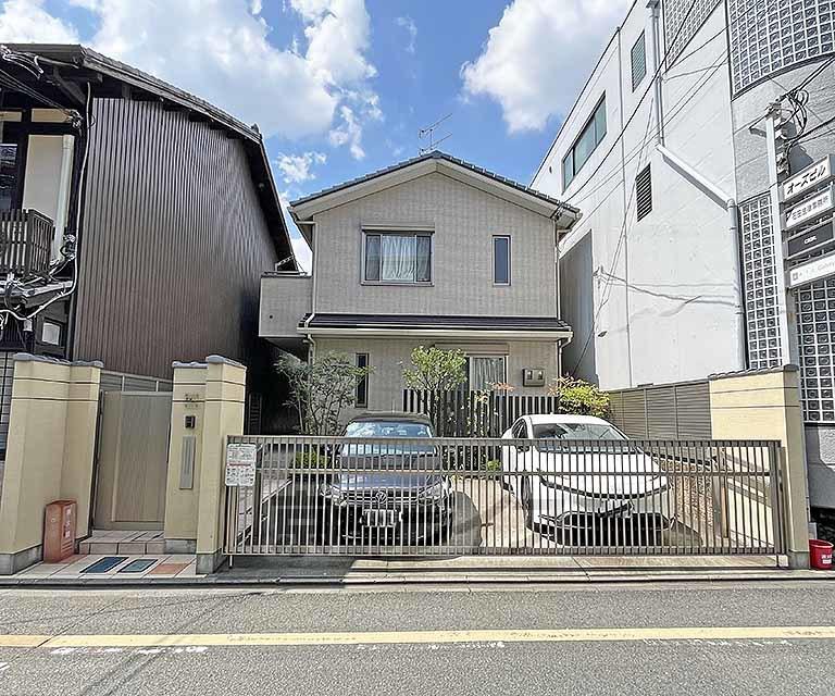 京都市烏丸線 丸太町駅(京都市営) 徒歩6分 築14年(3LDK)