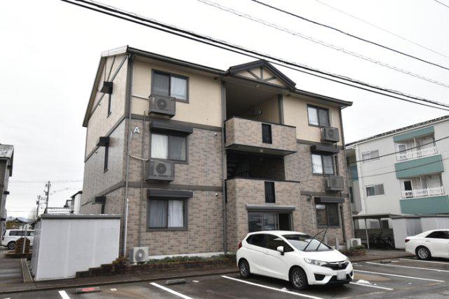 富山地鉄富山市内線 小泉町駅(富山) 徒歩16分 築24年(2LDK/1階)