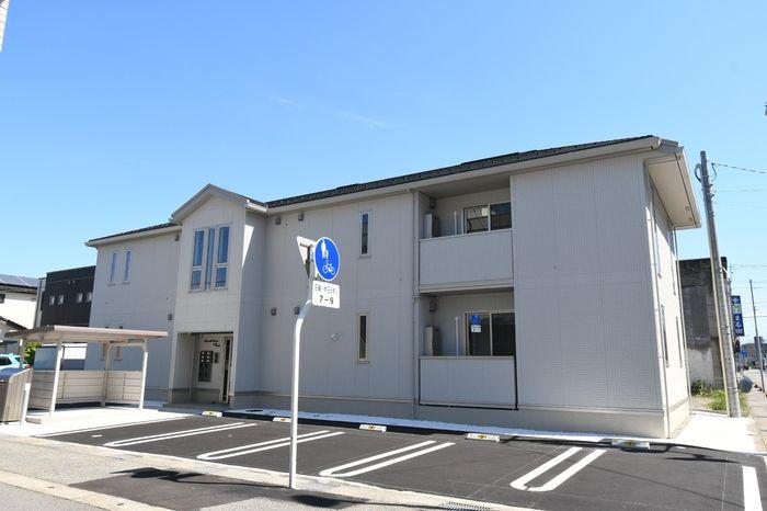 富山地鉄富山港線 奥田中学校前駅 徒歩6分 築3年(1LDK/1階)