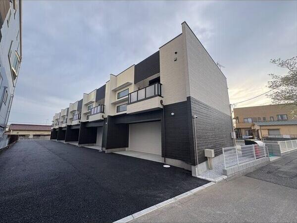 GARAGE上中野(2LDK/1階)