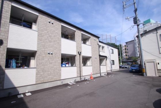 尾長東アパートA棟(ワンルーム/1階)の外観写真