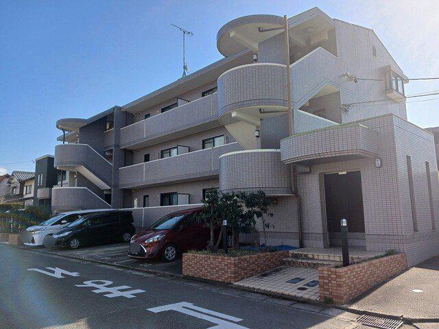 パラマウントビレッジ東岩田 A(3LDK/3階)