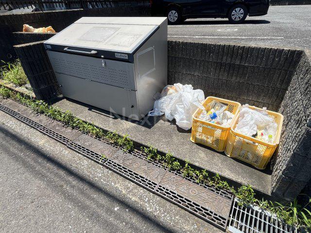 パ-クリバ-(2LDK/2階)の外観写真