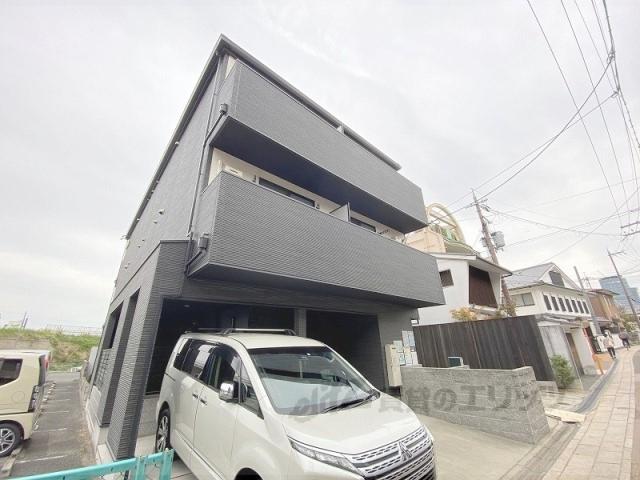 モダンアパートメント枚方三矢町(1K/3階)