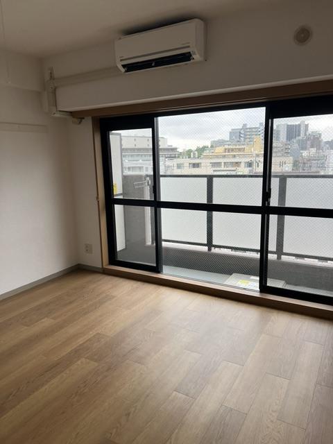 リバーフロント南大井(1K/5階)の居間写真