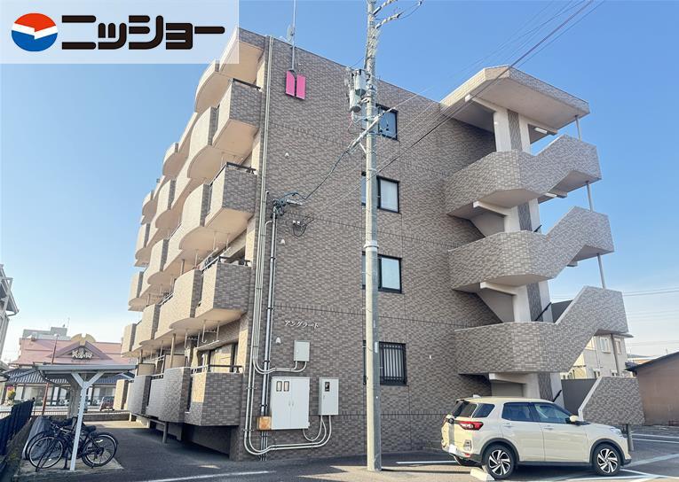 アングラート(2LDK/1階)