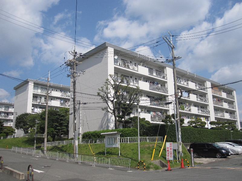 千里竹見台団地A3棟(3DK/1階)