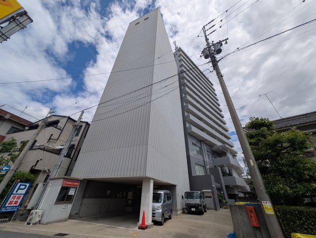 日本泉ビル(3LDK/8階)
