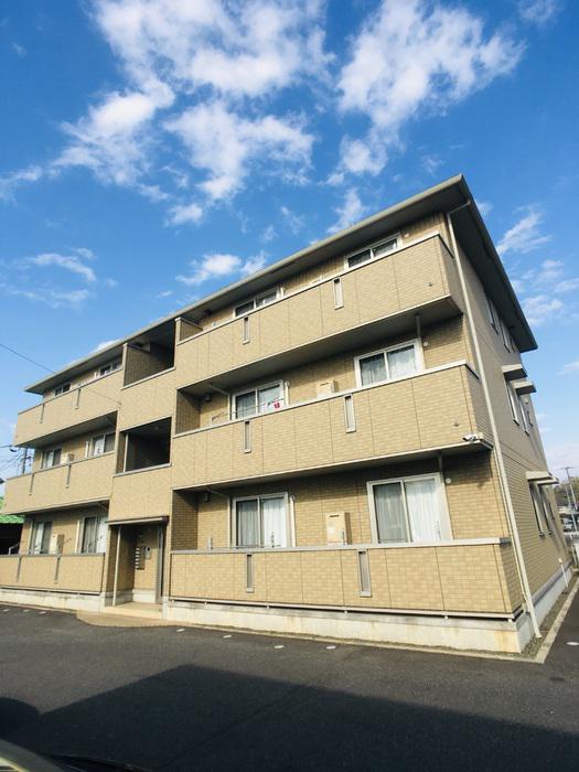 ファミーユ東手城 A棟(3LDK/1階)