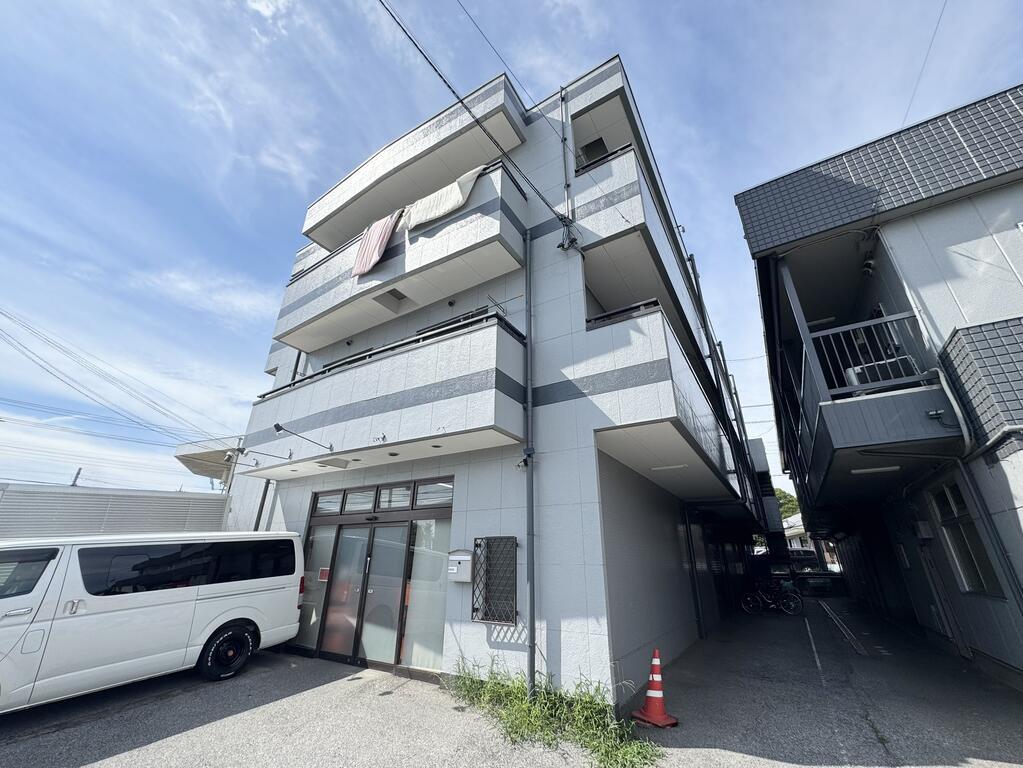 飯島ビルA(2LDK/2階)
