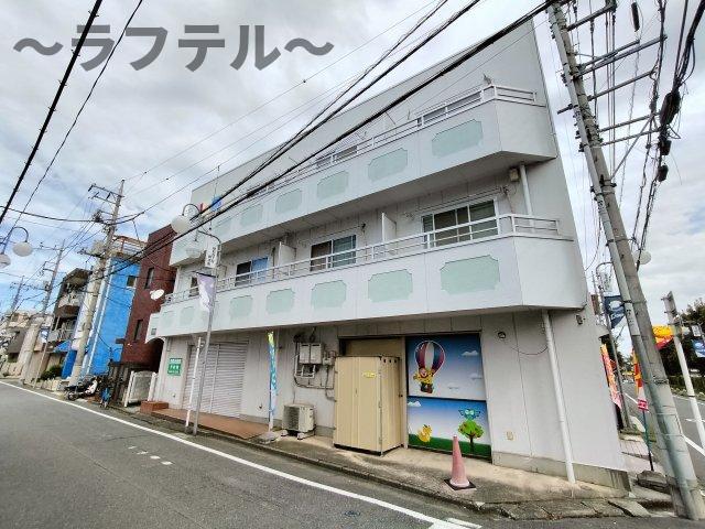 ホワイトハウス(ワンルーム/2階)