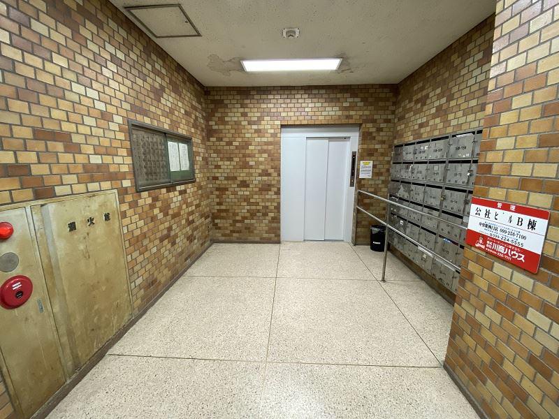 公社ビルB棟(2LDK/3階)の外観写真