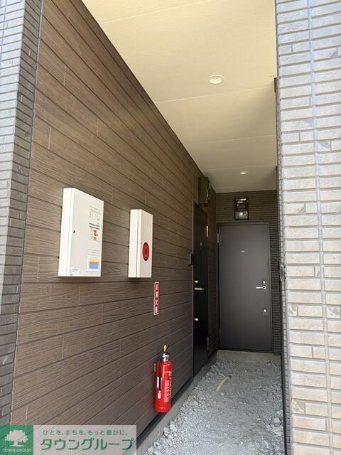 街角と休日のフェリーチェ(1DK/2階)の外観写真