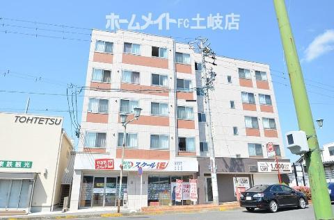 総合ビル(1LDK/2階)
