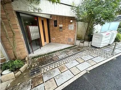 イーストコート北白川(1K/2階)の外観写真