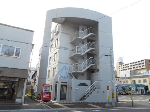 WING WALL(1K/1階)