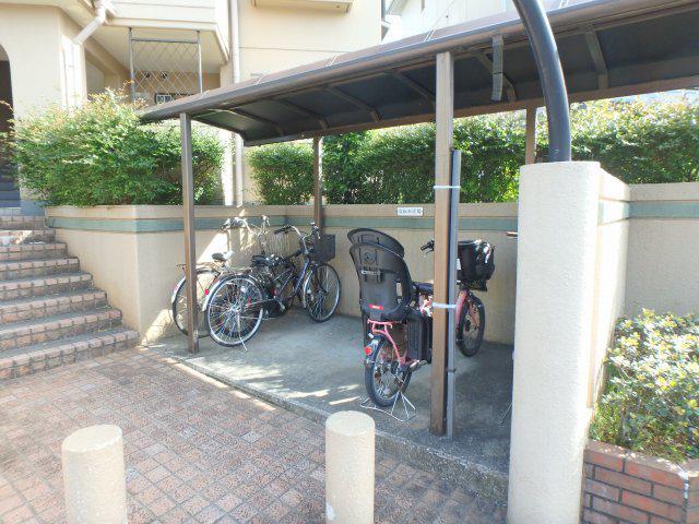 メゾンシャルマント1(2LDK/4階)の外観写真
