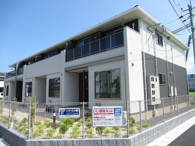ラックフィールドA(2LDK/2階)