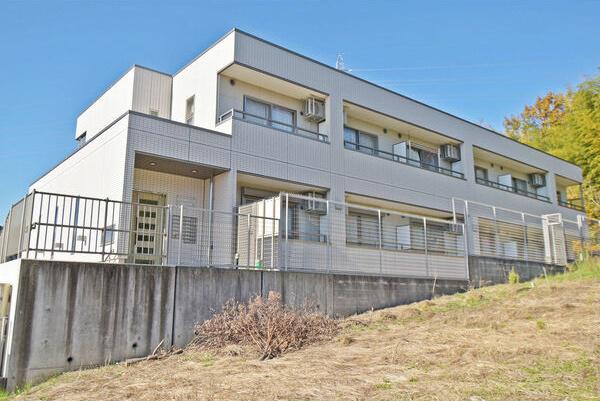 MAISON LIBERT(1K/2階)