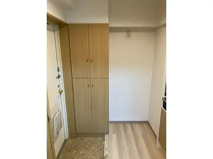 アルカサル御苑(1K/9階)の玄関写真