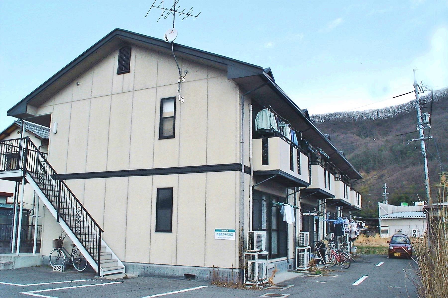 セジュール八浜(2DK/2階)