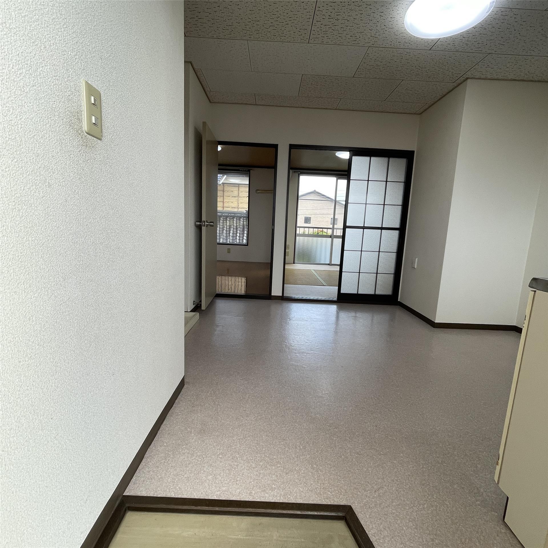 SAKURA I(2DK/2階)の玄関写真