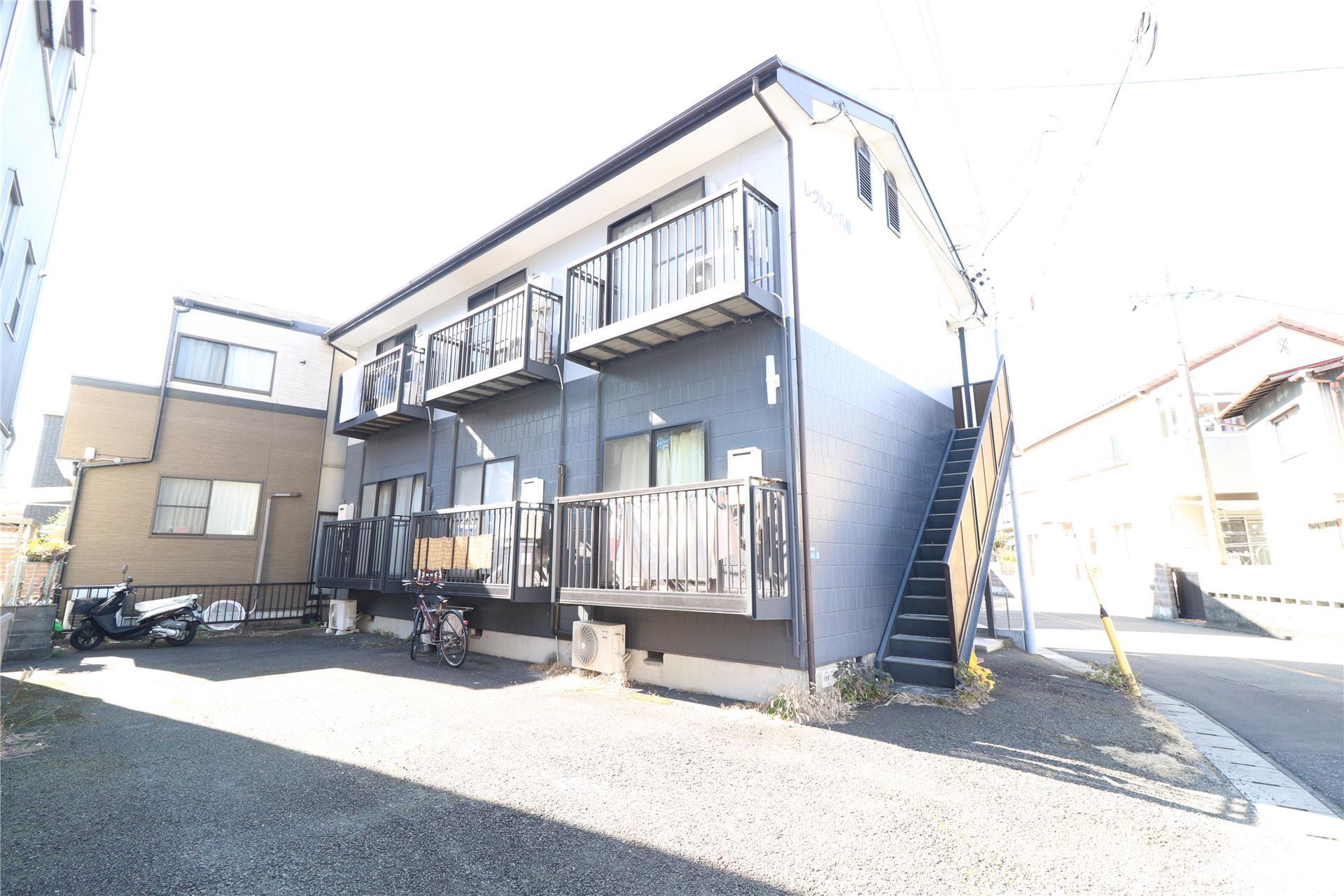 レグルス八幡(1K/1階)の外観写真