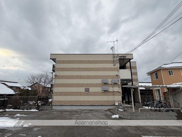 レオパレスクロスロード栄町