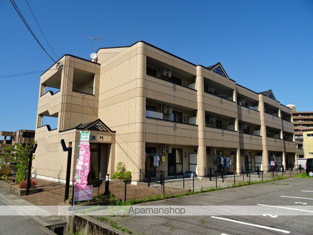 富山地鉄富山市内線 南富山駅前駅 徒歩11分 3階建 築17年