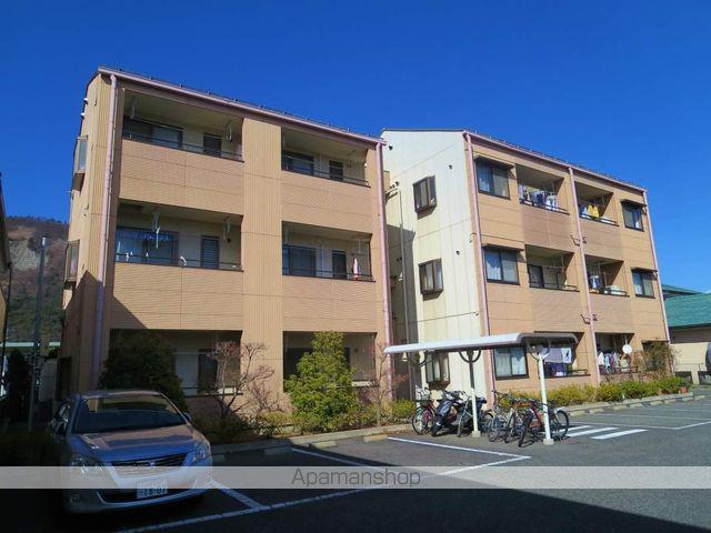 ラ・ルミエール[2階]