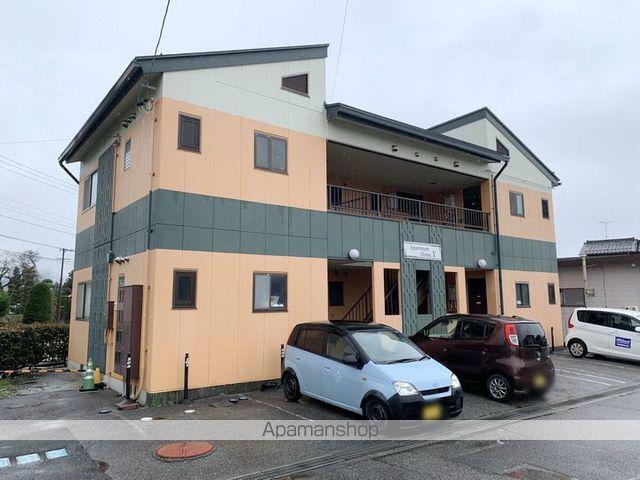 APARTMENT HOUSE Y