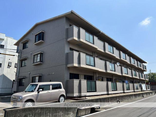 ソレアード川添