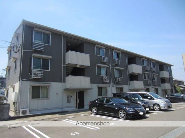 アルティスタ B