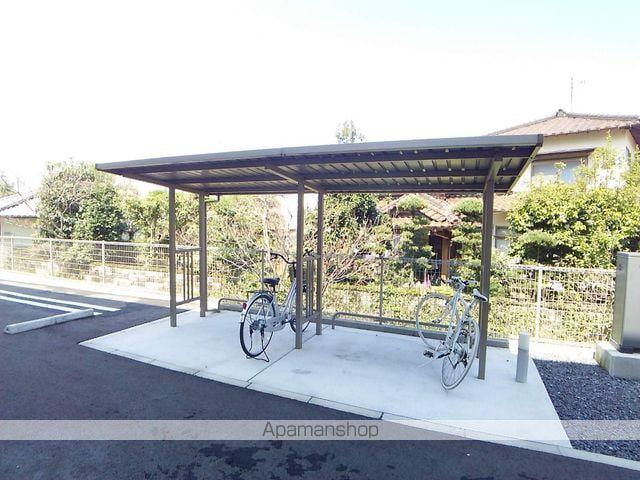 大分県中津市大字湯屋の建物