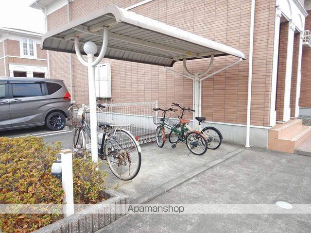 フラワーストリートハウスA[2階]