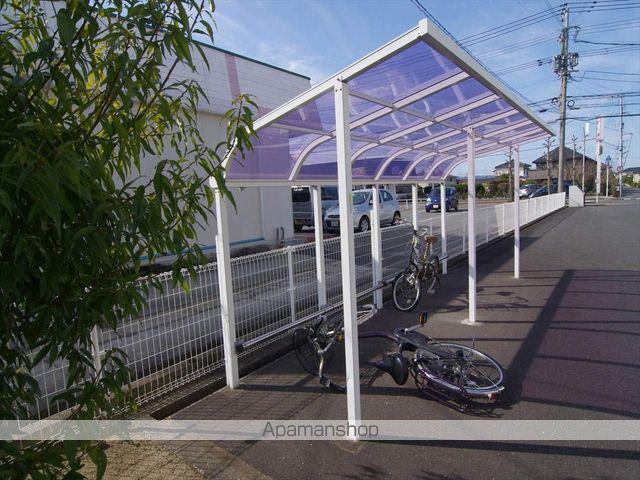 クレスト万田[2階]